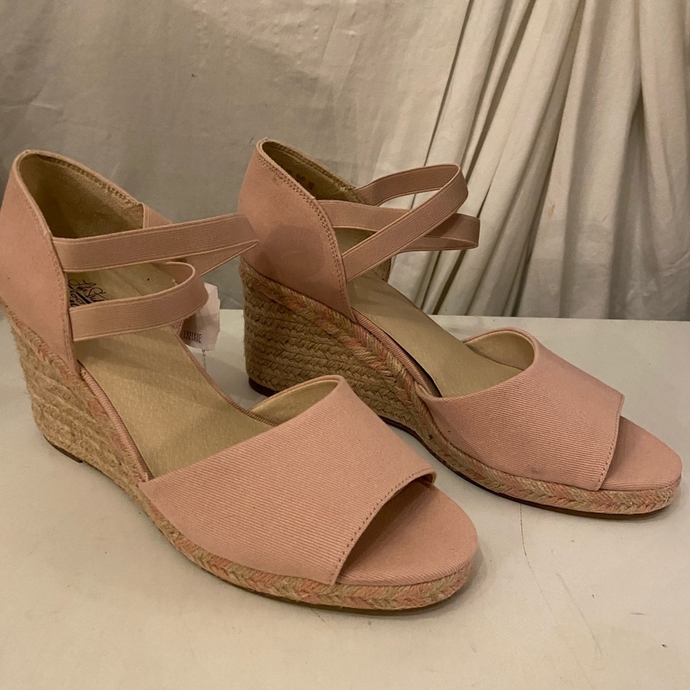 Life Stride blush canvas wedge shoes with peep toes , ankle straps size 10 NWT - Picture 7 of 8